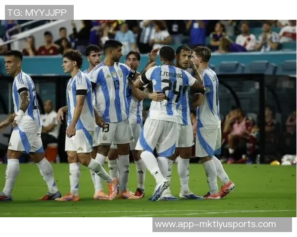 阿根廷队在迈阿密国际基地举行首场训练备战新赛季