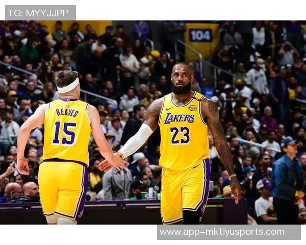 76人恩比德复出携手马克西湖人詹姆斯东契奇强强对决